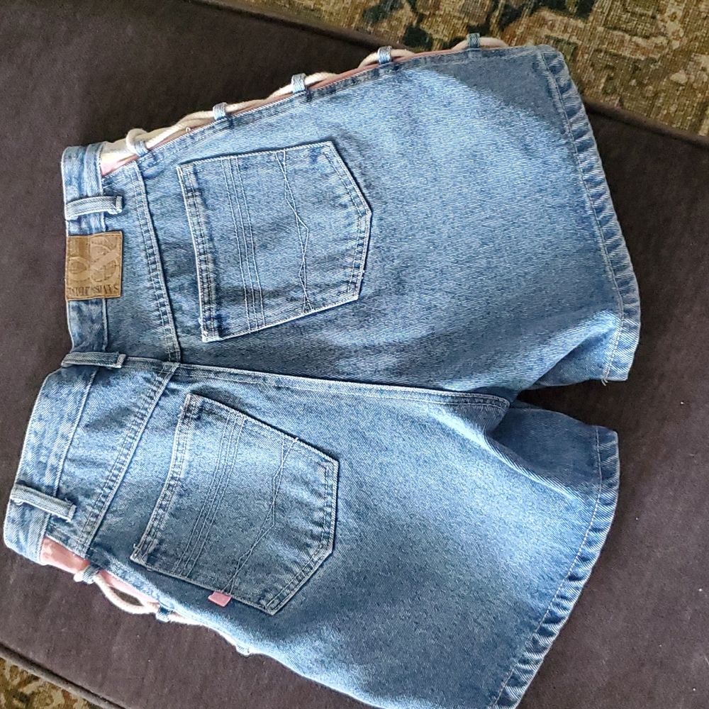 Shorts - Picture 2 of 4